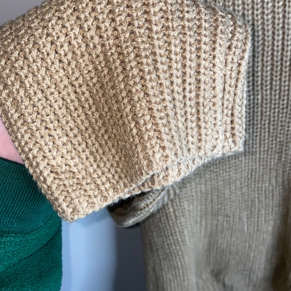 🪿Adorable tan knit sweater! - Picture 3 of 8